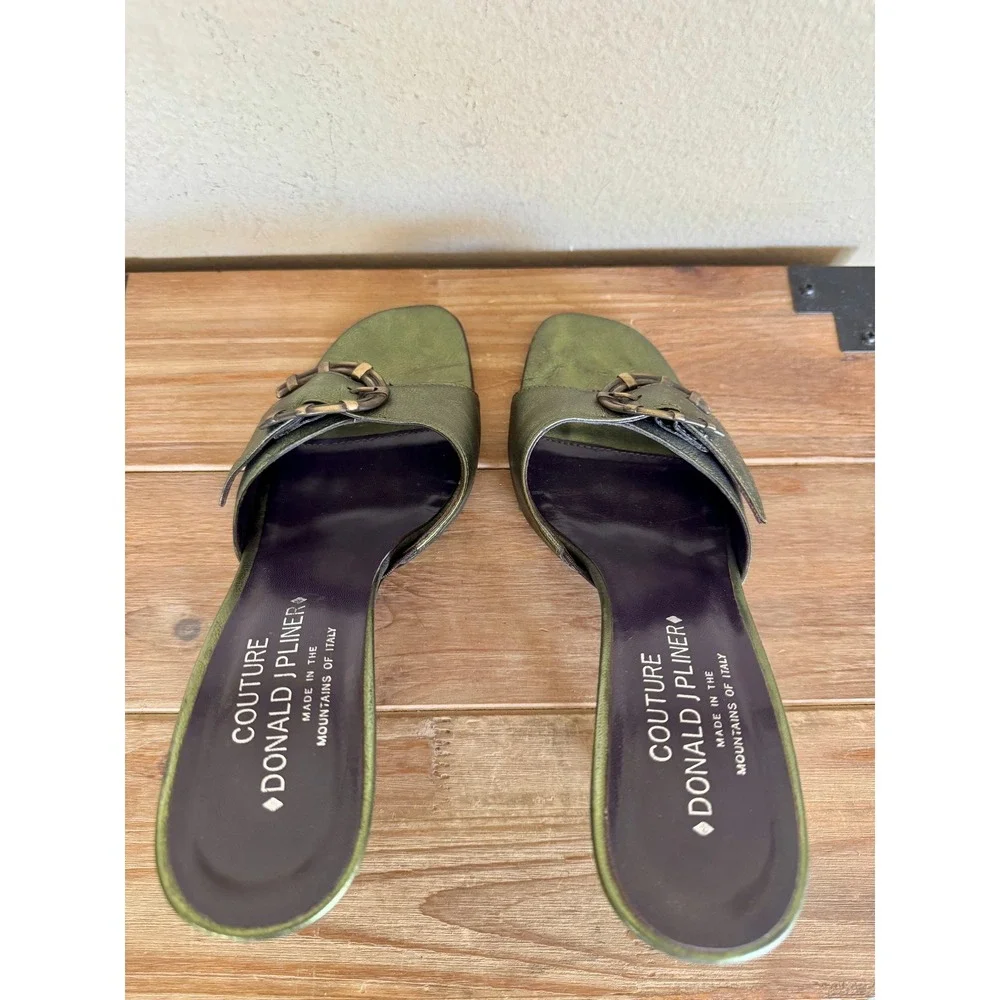 Vintage Couture DonaldJ. Pliner Green Leather Brass Buckle Slide Heels  Size 8.5